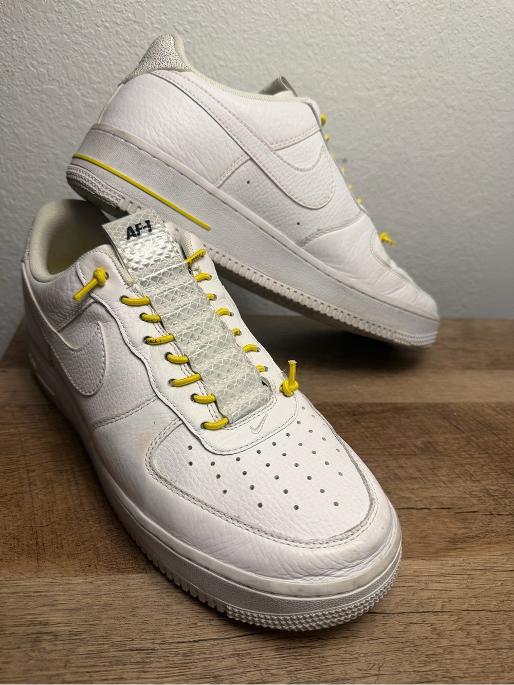 Nike Wmns Air Force 1 07 Low White Reflective 898889-104 White & Yellow Size 9.5